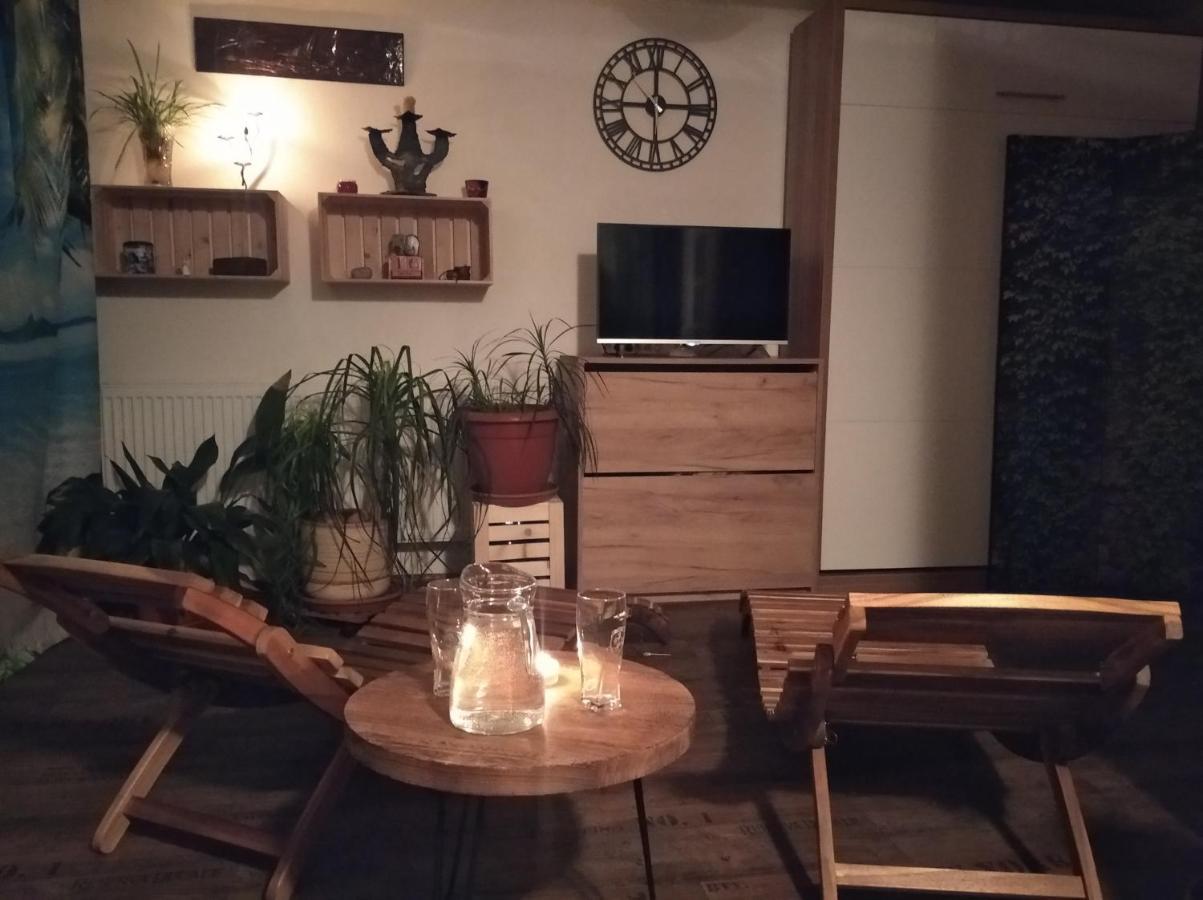 Apartman V Podkrovi Apartman Dobruška Kültér fotó